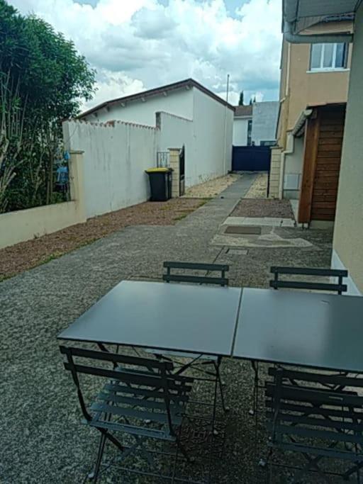 Maison Agreable Avec Stationnement Privatif Angouleme Bagian luar foto